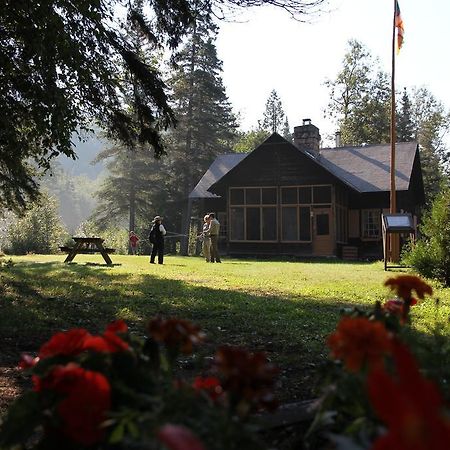 Вилла Riviere Petit Saguenay Экстерьер фото