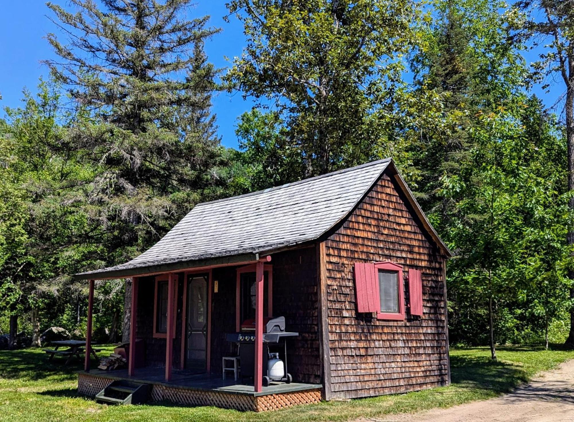 Вилла Riviere Petit Saguenay Экстерьер фото