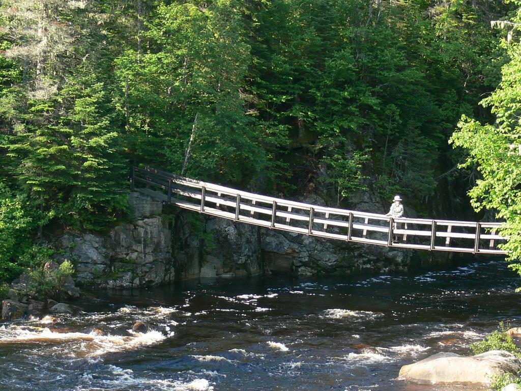 Вилла Riviere Petit Saguenay Экстерьер фото