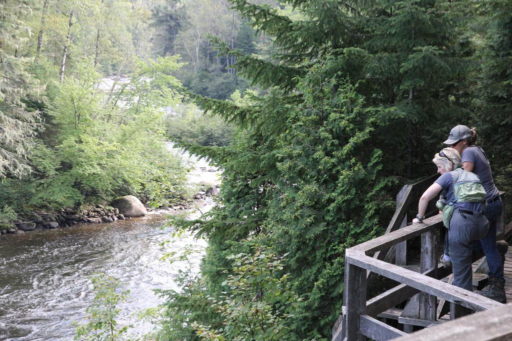 Вилла Riviere Petit Saguenay Экстерьер фото