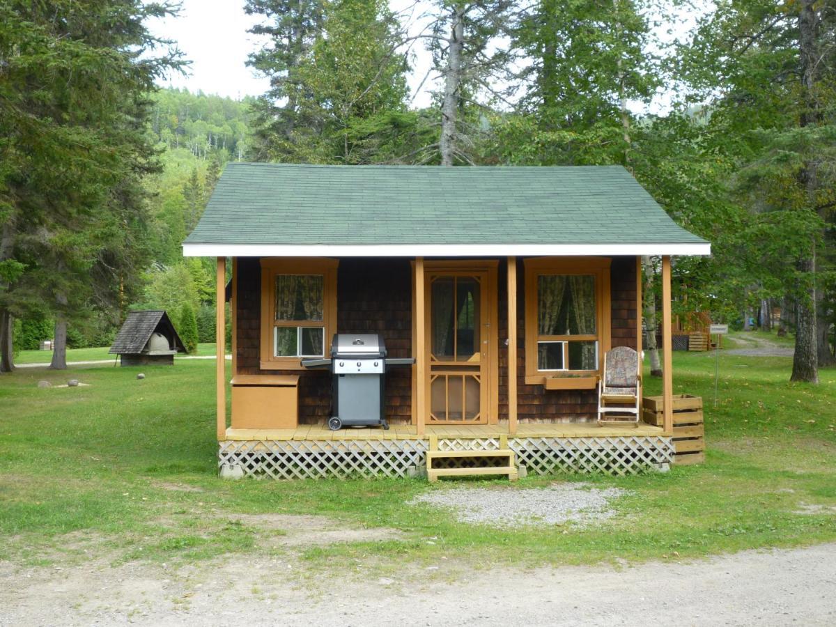 Вилла Riviere Petit Saguenay Экстерьер фото
